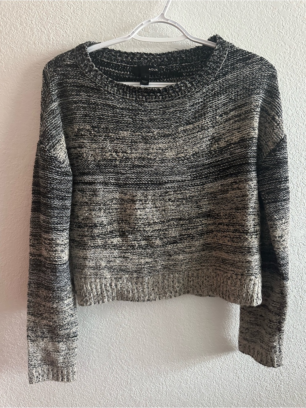 Aqua Marled Black & Gray Cropped Knit Sweater